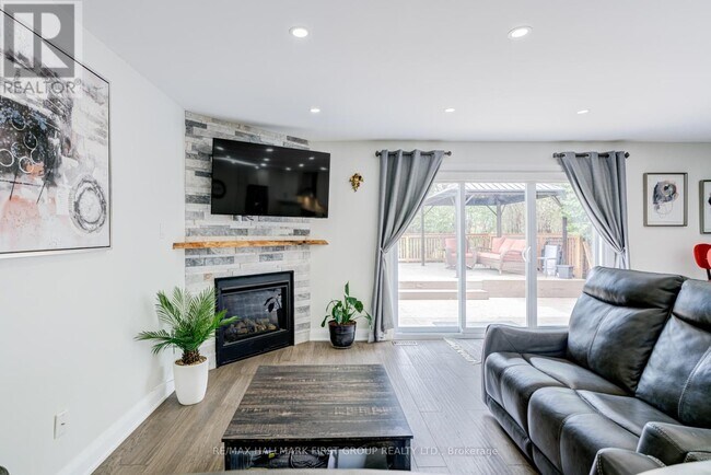 Photo - 81 Sagewood Ave