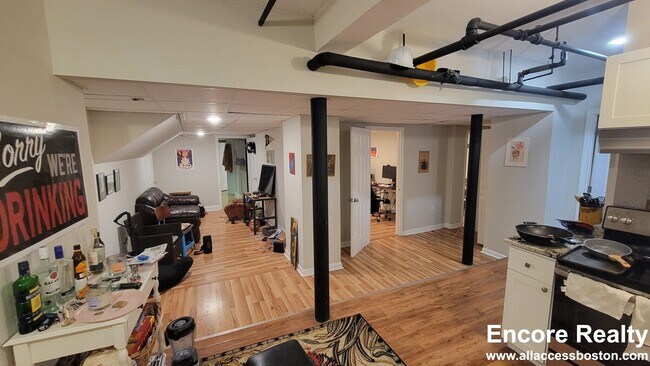 Photo - 1185 Commonwealth Ave Unidad 107