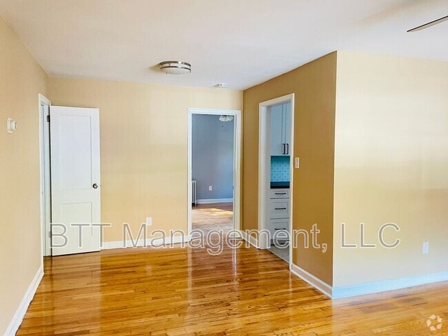 Building Photo - 8800 Plymouth St Unit #4 Rental