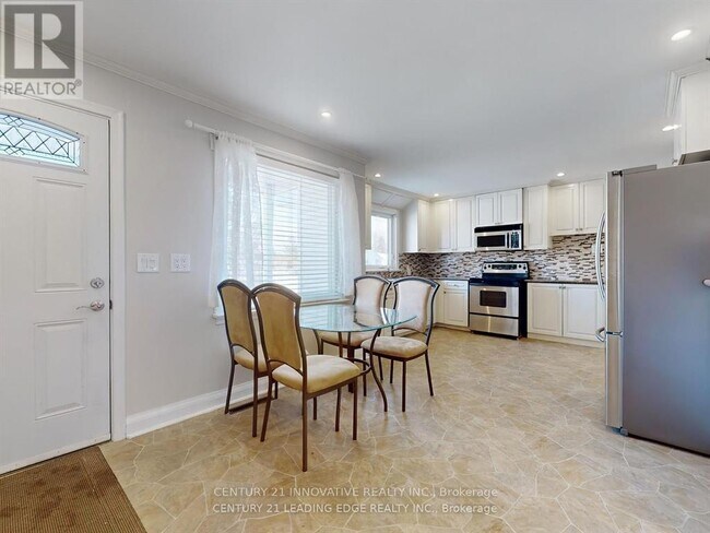 Photo - 350 The Queensway S