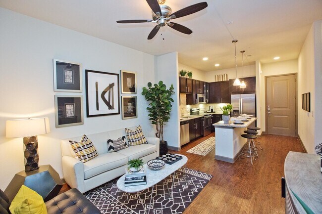 Photo - Stylish 1-Bed Apartment | Fitness & Rec Ar... Unidad ESC1