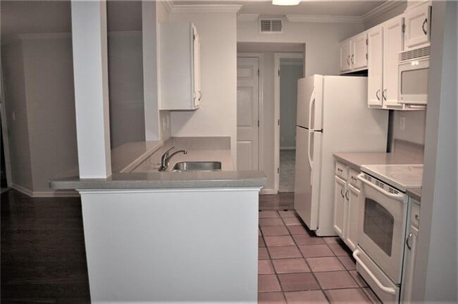 Photo - 901 Garden Ct Unit 901