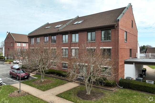 Alternate Building - River's Edge Condominiums