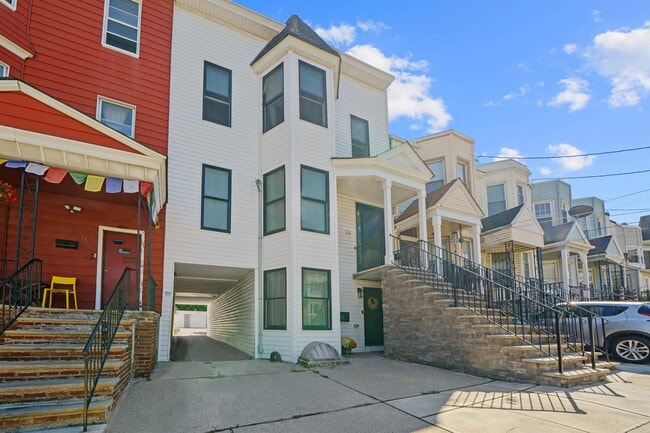 Photo - 34 Van Reypen St