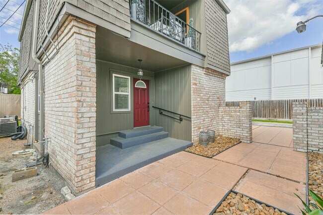 Photo - 5922 Fairdale Ln Unit C