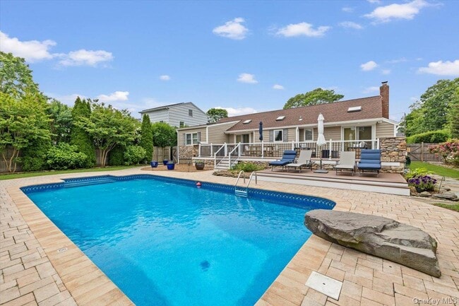 Photo - 13 Colonial Ln