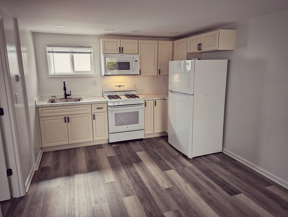 Photo - 868 S Huron Rd Unit Apt 4