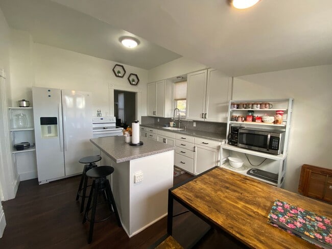 Photo - Pet Friendly |Stylish 3 Bedroom | 2 Bath Duplex in The Dalles – Great Location & Modern Comforts