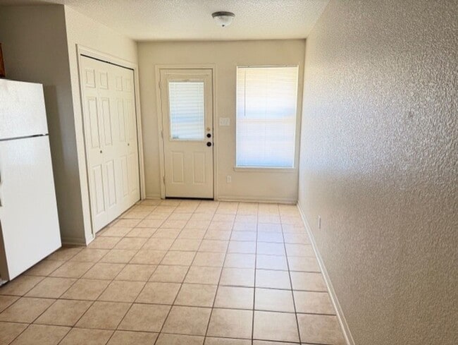 Photo - 3606 Littleleaf Dr Unit B