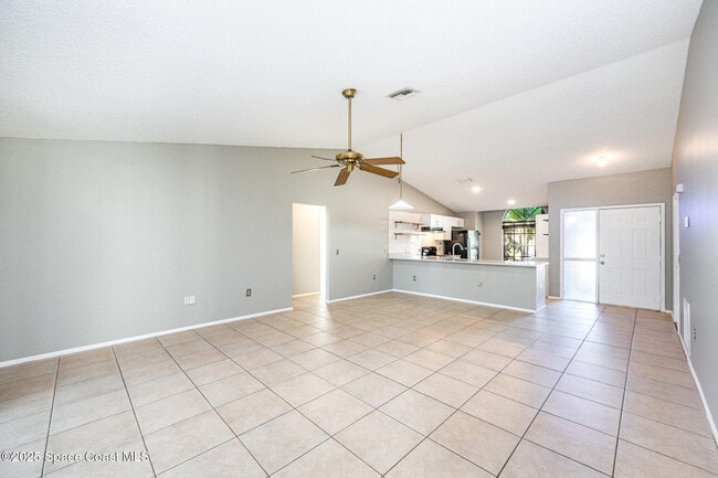 Photo - 869 Yorktowne Dr