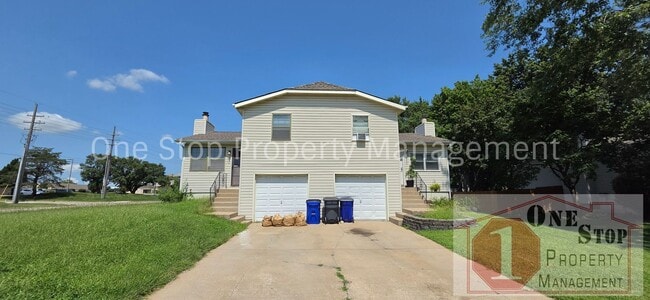 1300 E 152nd Terrace