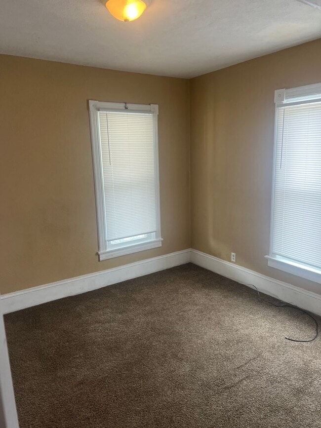 Building Photo - 1303 E Jackson St Unit 1 Rental