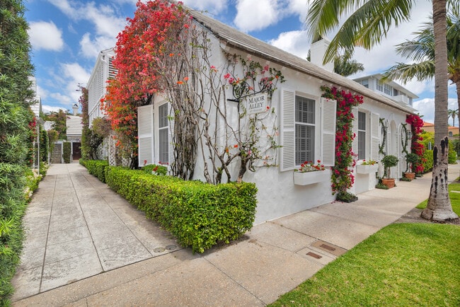 Photo - 417 Peruvian Ave