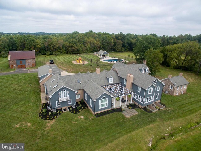 Photo - 1075 N Grange Ave