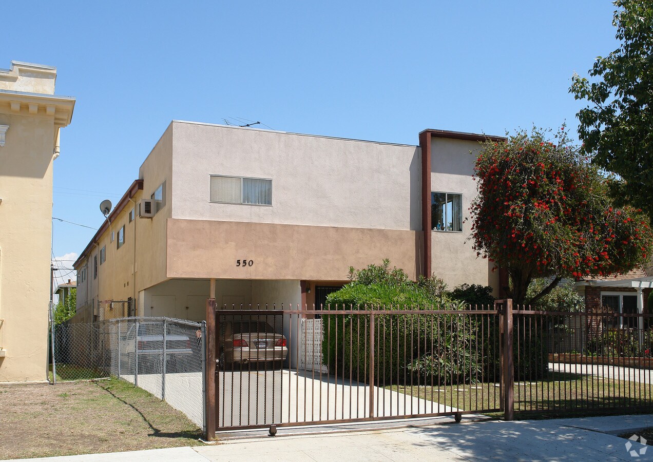 Photo - 550 N Serrano Ave Apartments