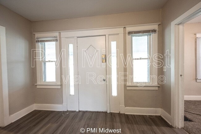 Photo - 130 N Gladstone Ave
