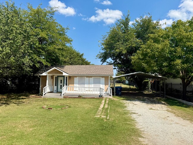 Photo - For Rent – 2 Bedroom, 1 Bath Home in Westl...