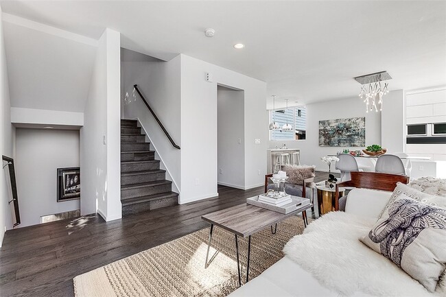 Photo - 730 26th Ave S