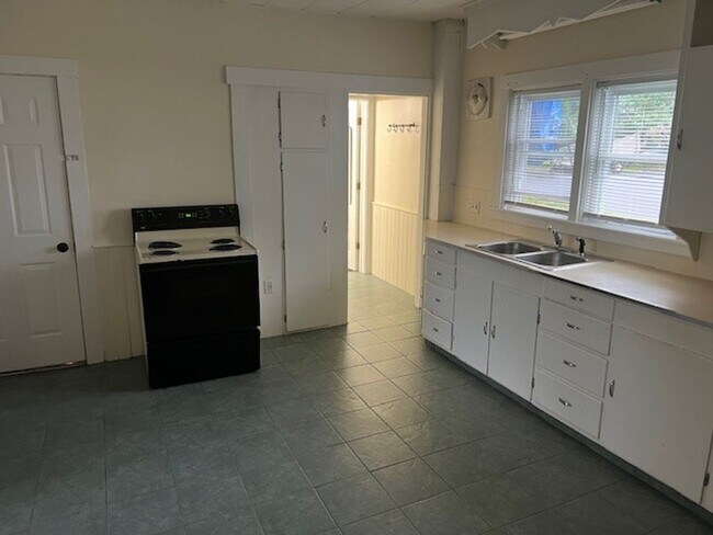 Photo - 227 Main St Unit C