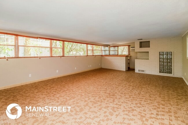 Photo - 1197 W Lakeview Cir