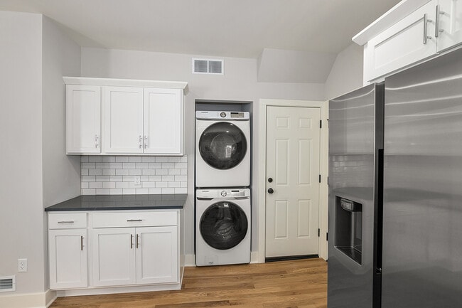 Photo - 1100 Davis Ave NW Unidad 1