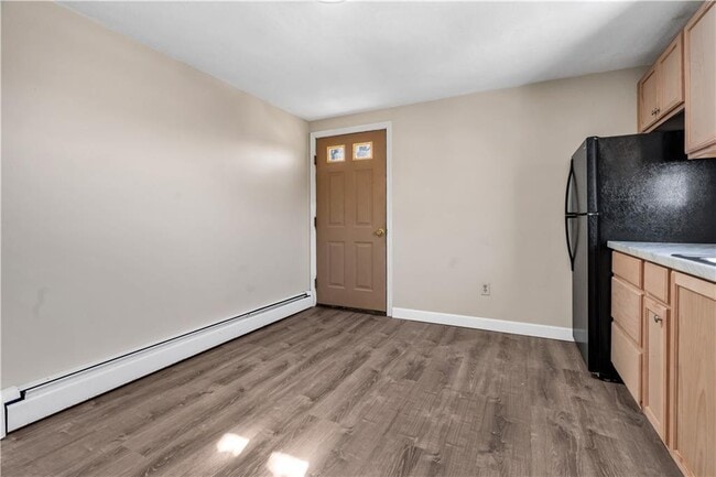 Photo - 12 Monson St Unit 2