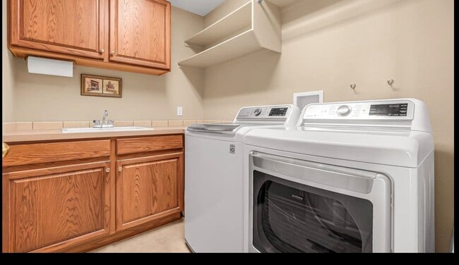 Photo - 650 Tamarron Dr
