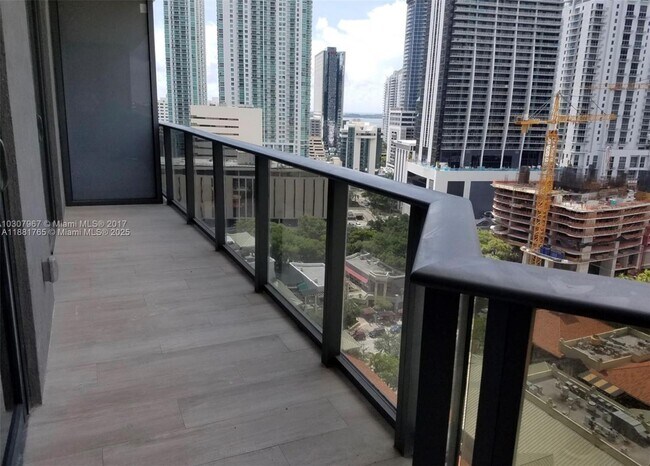 Photo - 55 SW 9th St Unidad 1604