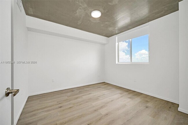 Photo - 475 NE 125th St Unit 501