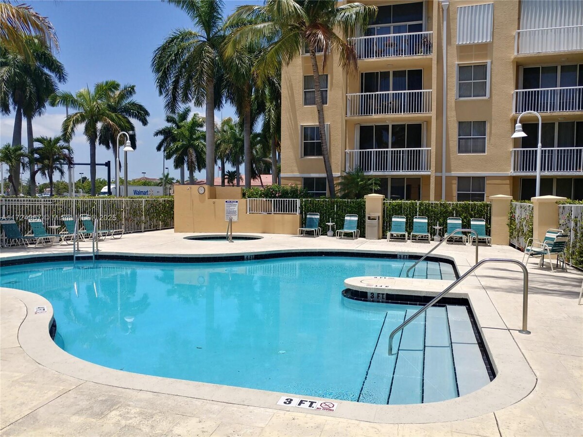 Photo - 1341 SE 3rd Ave Condominio Unidad 112