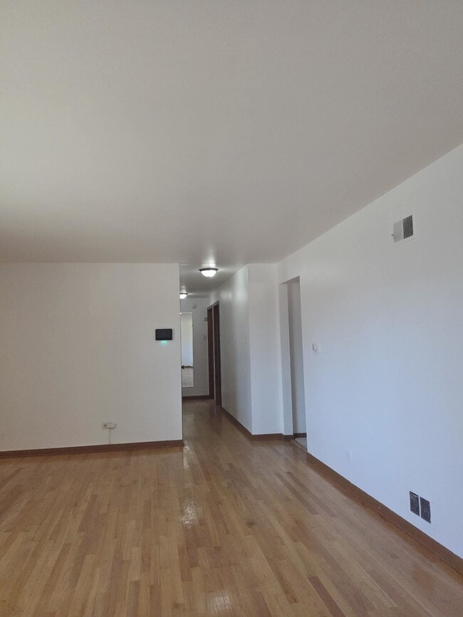 Photo - 525 Yates Ave