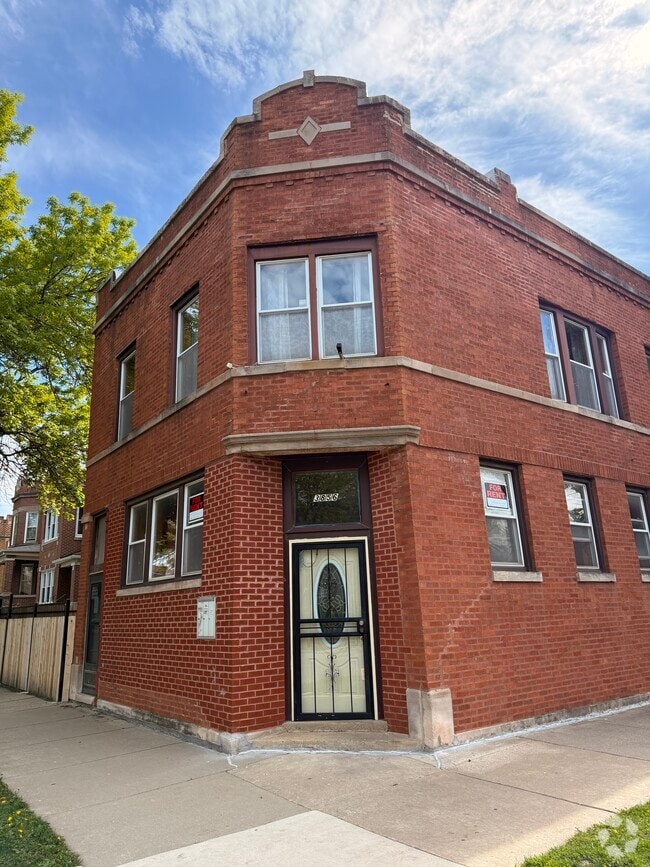 Building Photo - 3856 N Bernard St Unit 1 Rental