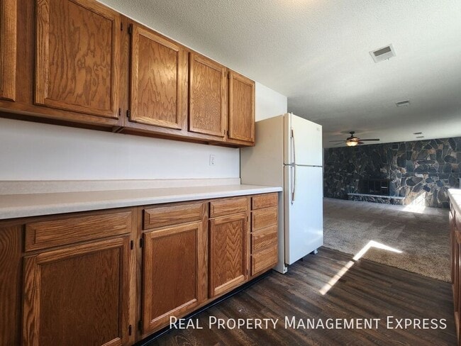 Photo - 2800 W McClellan St Unidad 2