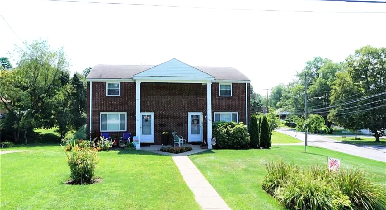 Photo - 400 Colonial Dr (Monroeville, PA)