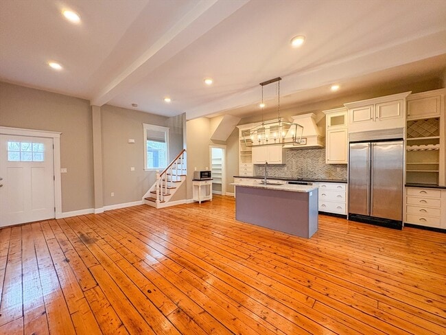 Photo - 205-209 Sohier St Unit A