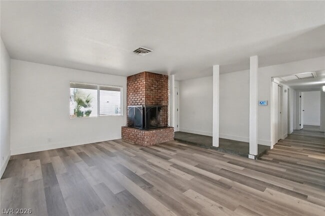 Photo - 1319 S Lindell Rd