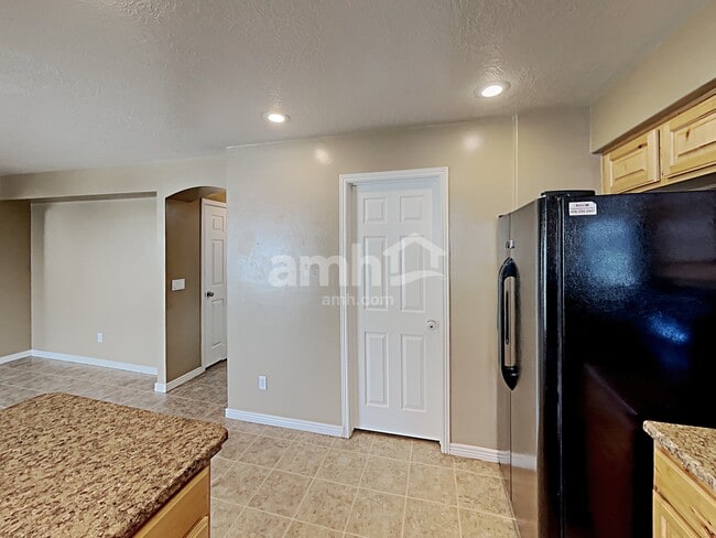 Photo - 1438 W 250 N