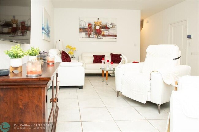 Photo - 1147 SW 7th Ave