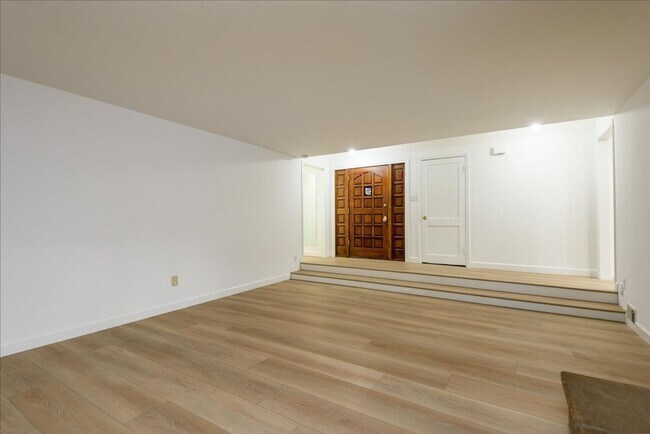 726 14th Avenue-