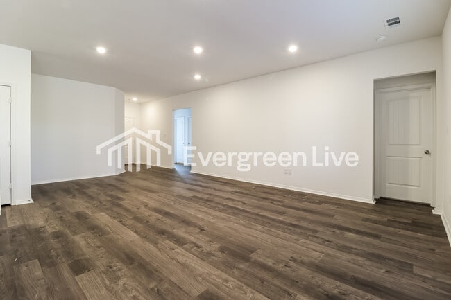 Photo - 115 Jasmine Ct