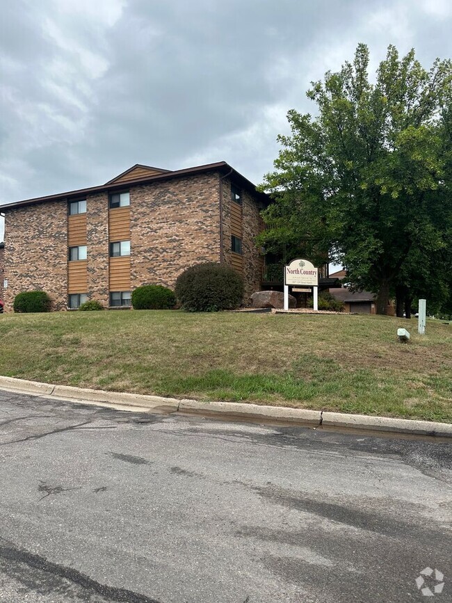 Building Photo - Two Bedroom Apartment Unit NC-303