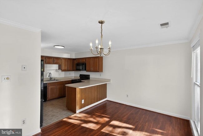 Photo - 219 Heather Ct