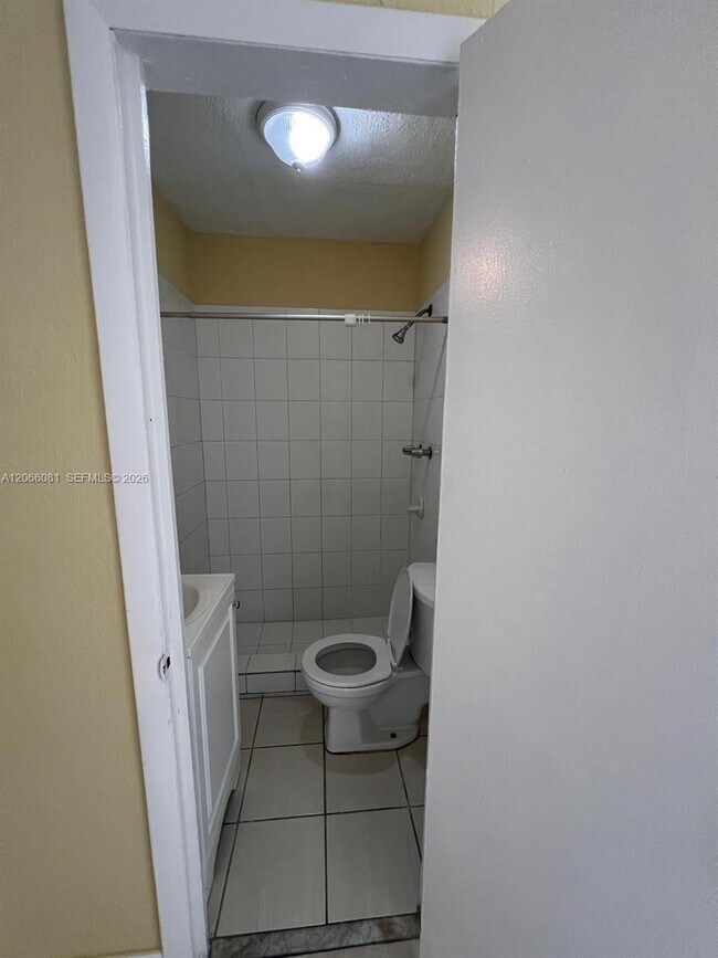 Photo - 1625 NW 35th St Unit A7