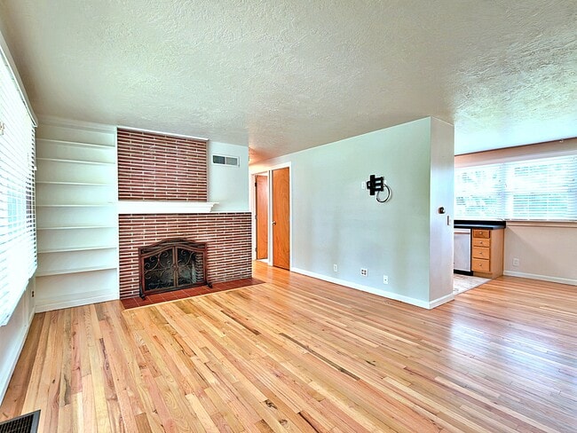 Photo - 12820 SW Edgewood St