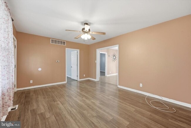 Photo - 334 N Oakland Ave