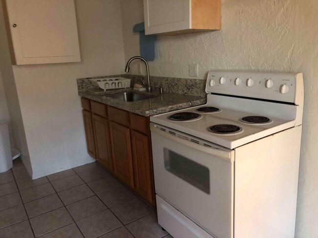 Photo - 73-1099-1099 Makamaka St