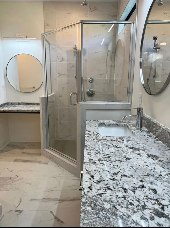 Photo - 104-106 Oakwood Ct Unit 106 Oakwood Ct