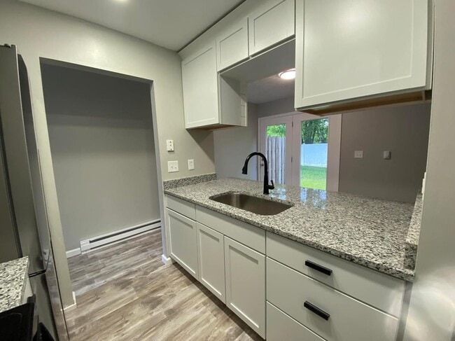 Photo - 307 Forest Ln