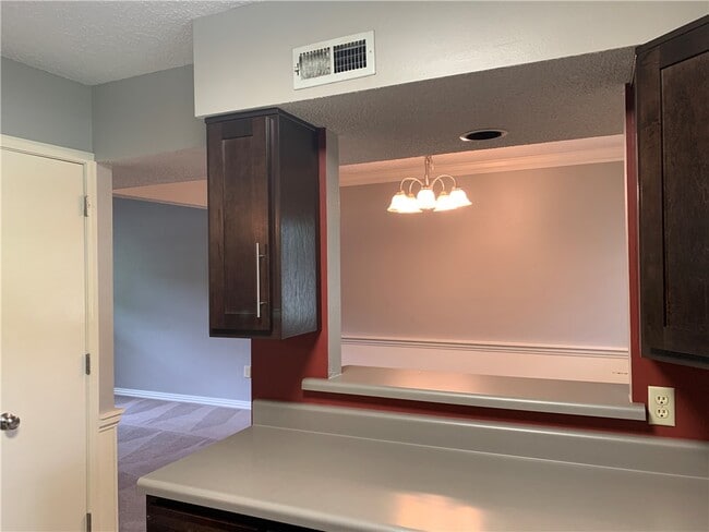 Photo - 605 W Benton St