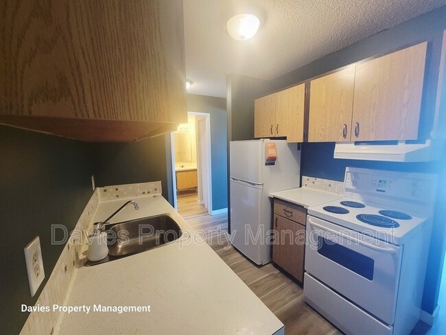Photo - 10140-10156 156 St NW Unit Christina Manor